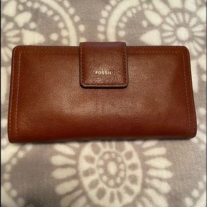 Fossil Women’s Logan Leather RFID-Blocking Tab Clutch Wallet MSRP $68